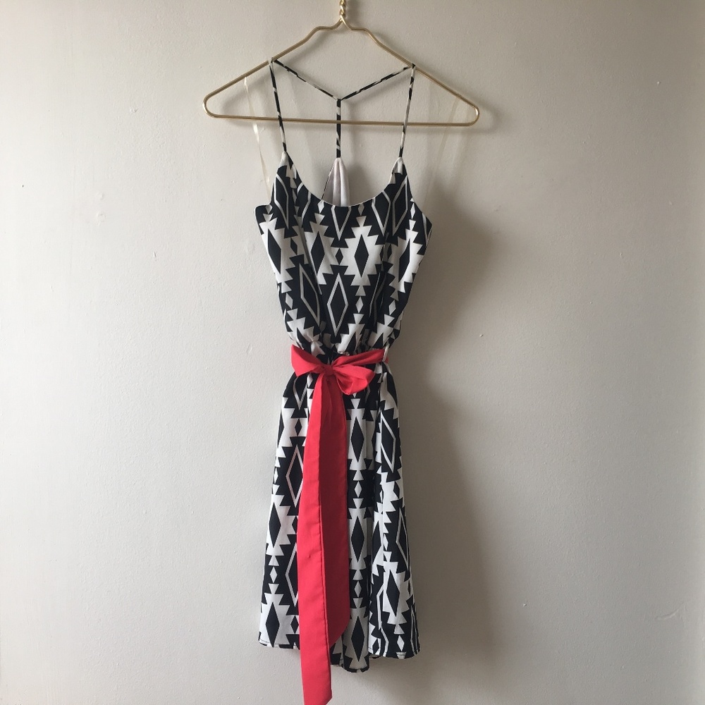🌺4/$20 - Geometric Print Dress